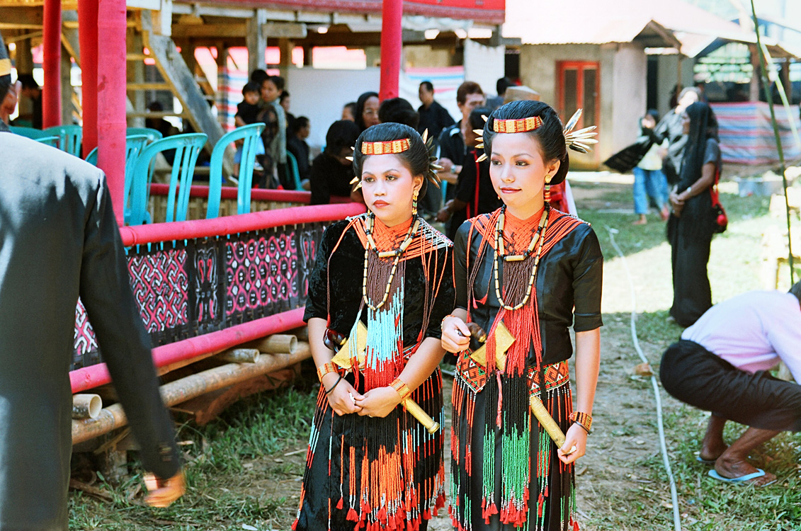 Pays Toraja / Fun�railles: procession.