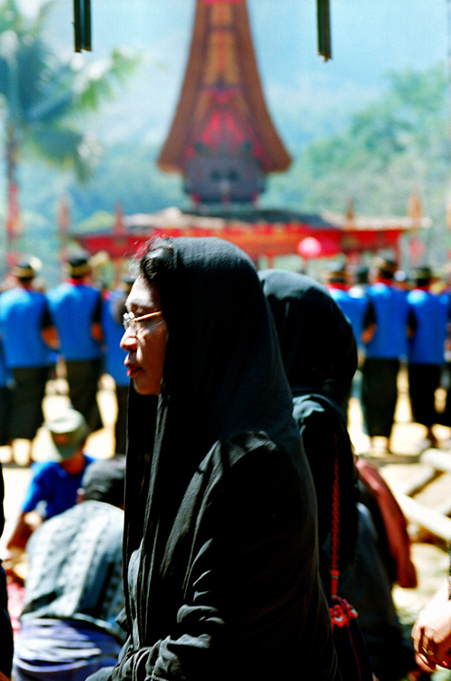 Pays Toraja / Fun�railles: procession.