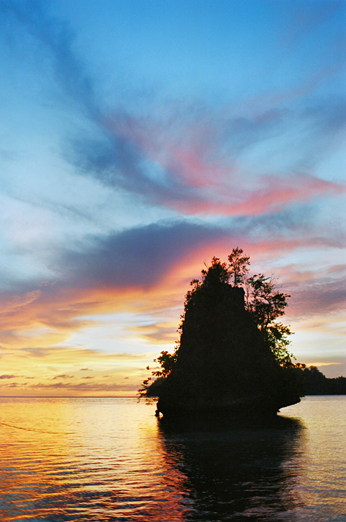 Iles Togian / Couch� de soleil sur Kadidiri.