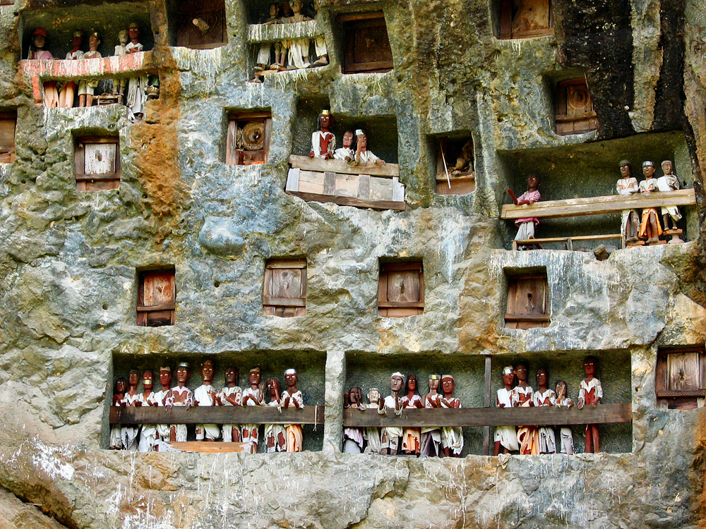 Pays Toraja / ''Stone graves''.