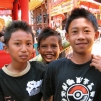Pays Toraja / Fun�railles: des enfants profitent de la f�te.
