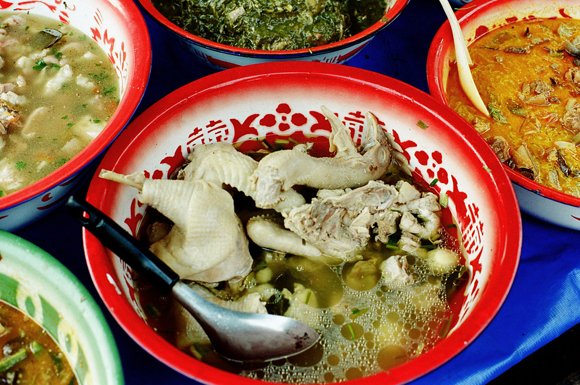 Déjeuner au marché (Luang Prabang)