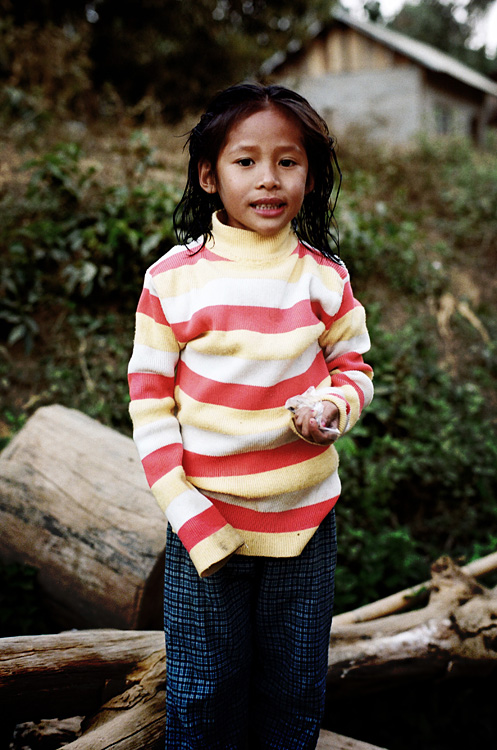 Jeune fille dans un village Hmong (près de Luang Prabang)