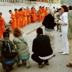 Procession des moines à l'aube (Luang Prabang)