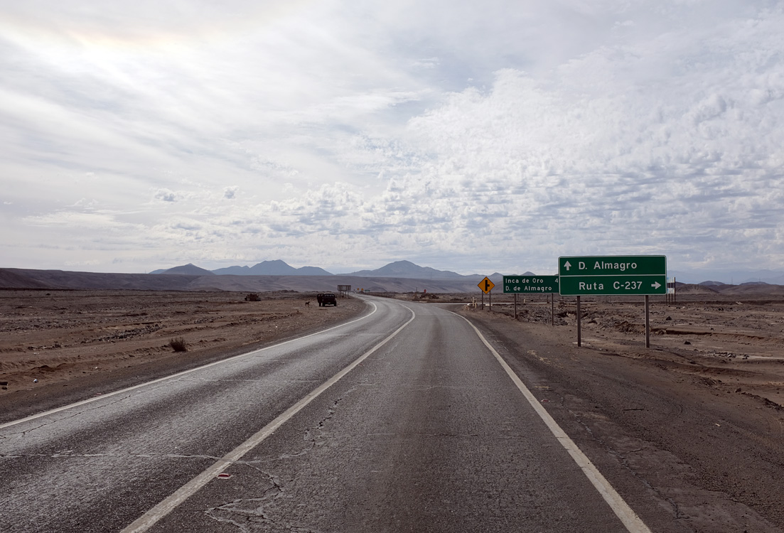 On the C-13, at the C-237 crossing, west Diego de Almagro (Region III, Chile)