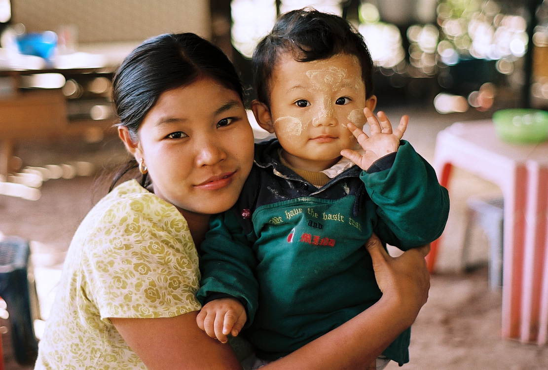 Mrauk-U - Maman et son fils