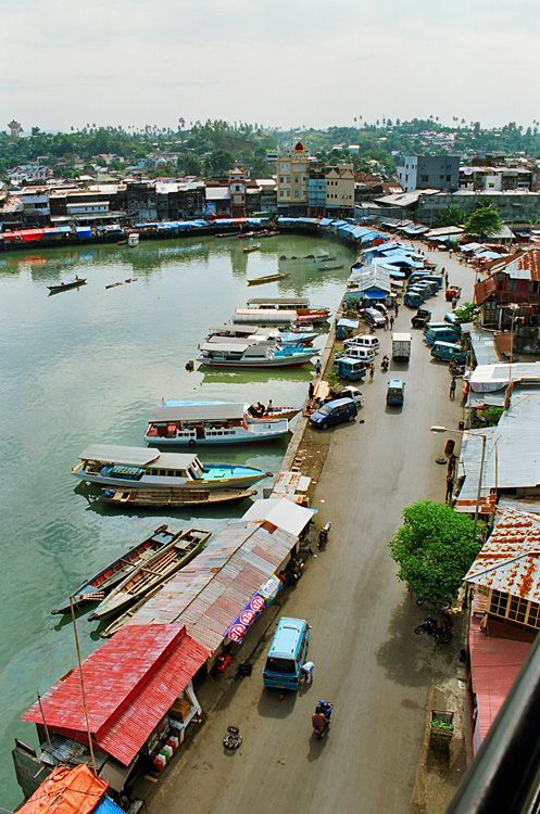 Manado / Le port vers Bunaken.