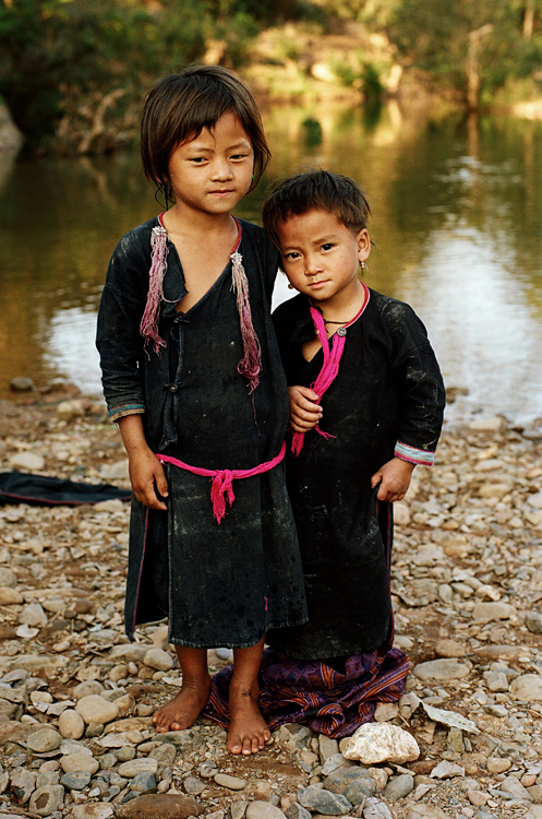 Frère et soeur (village Lanten, ZNP de Nam Ha)