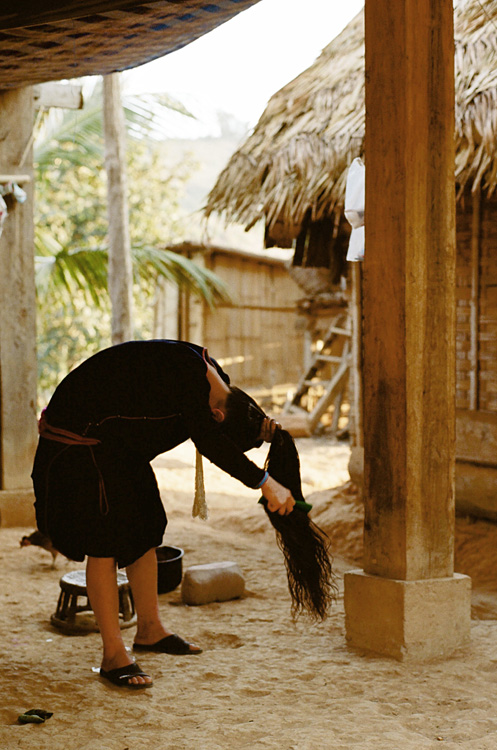 L'heure du coiffage (village Lanten, ZNP de Nam Ha)